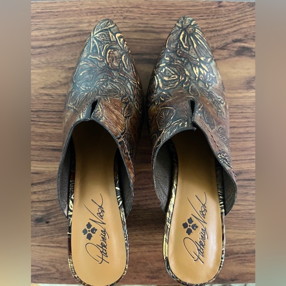 Patricia Nash Sz 10 Brown Gold Slip On 3in Heels Ruffina Mule Tooled Leather - Picture 6 of 13